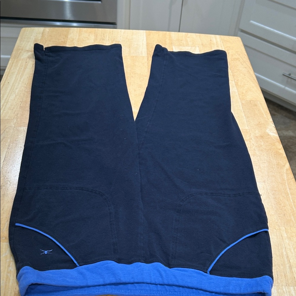 Danskin Women's Soft Stretchy Black/Blue Capris